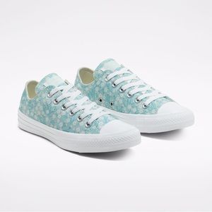 Converse brand new woman shoes size 5